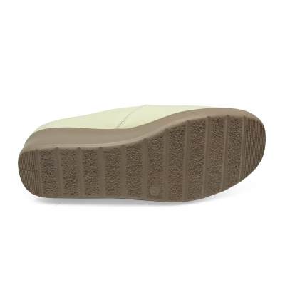 Women Courts Flat SB-07 Cream Nappa